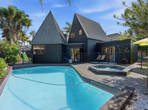 22A Eastern Beach Road, Eastern Beach