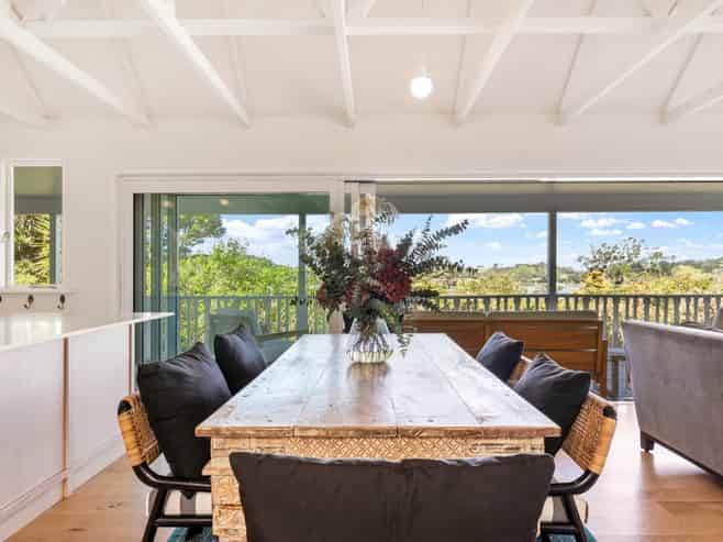 6 Young Street, Mahurangi East