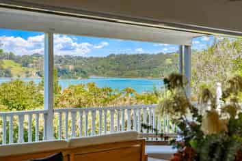 6 Young Street, Mahurangi East