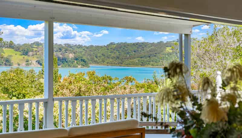 6 Young Street, Mahurangi East