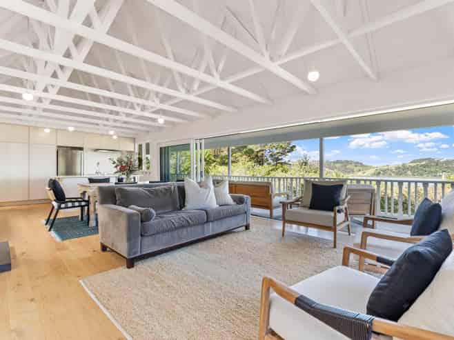 6 Young Street, Mahurangi East