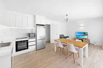 2/9 MacMurray Road, Remuera