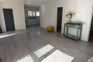 1561 Dairy Flat Highway, Dairy Flat