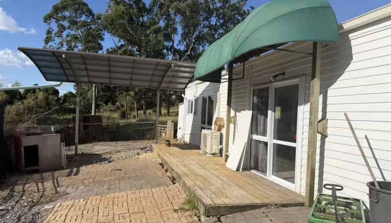 1561 Dairy Flat Highway, Dairy Flat