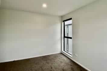 466 Wilsons Road North, Waltham