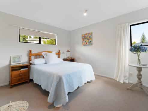 1/11 Woodhall Road, Epsom