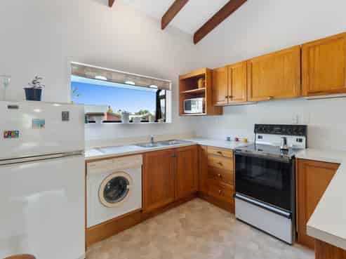 1/11 Woodhall Road, Epsom