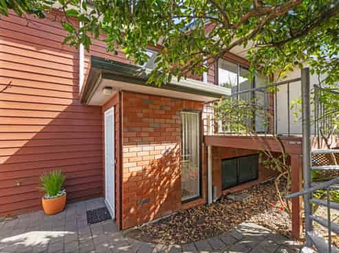 1/11 Woodhall Road, Epsom