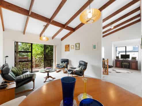 1/11 Woodhall Road, Epsom