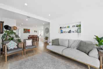 2/24 Geoffrey Road, Torbay