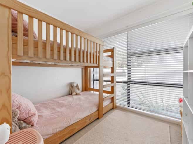 2/24 Geoffrey Road, Torbay