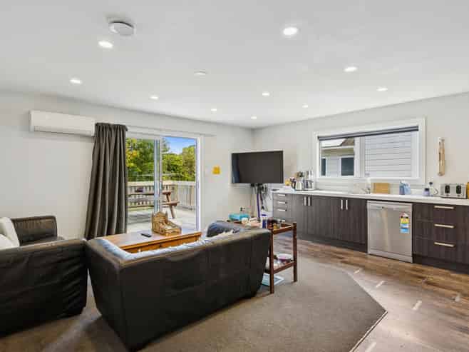 16 Chambers Street, North East Valley