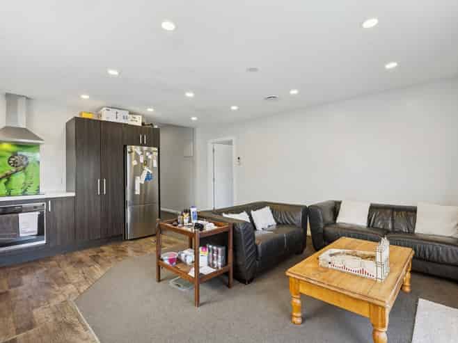 16 Chambers Street, North East Valley