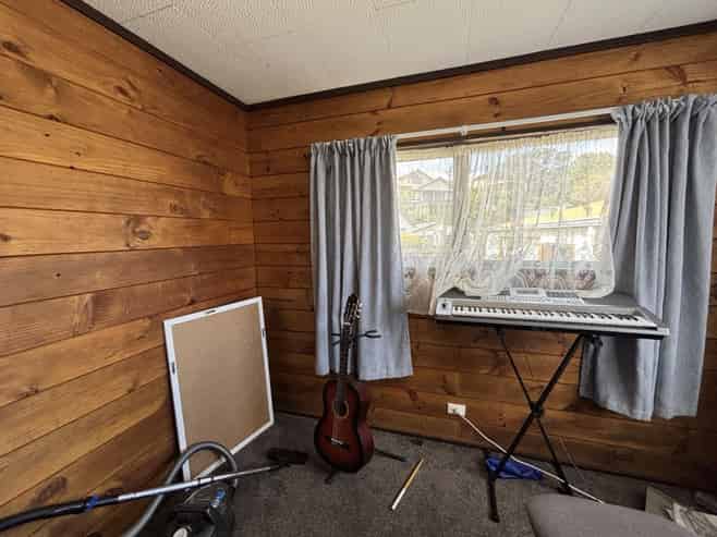 50 Treadwell Street, Springvale