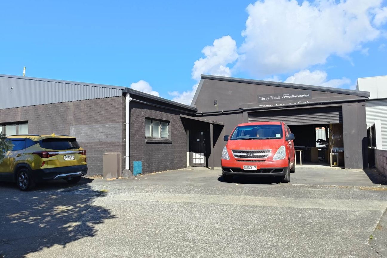 NEW LYNN INDUSTRIAL - Vue 3