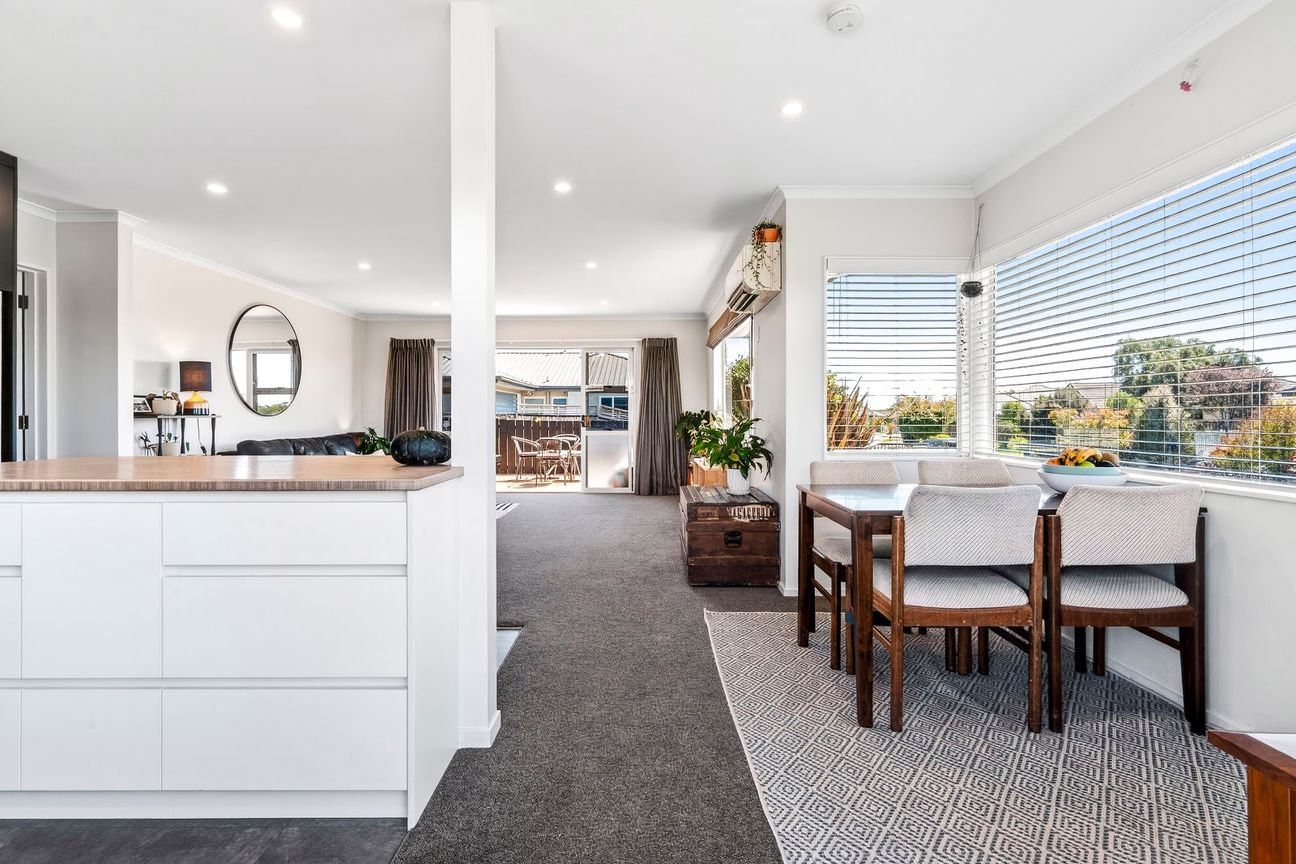 House in Richmond - View 2