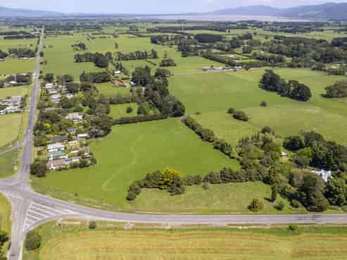 1/ State Highway 53, Featherston