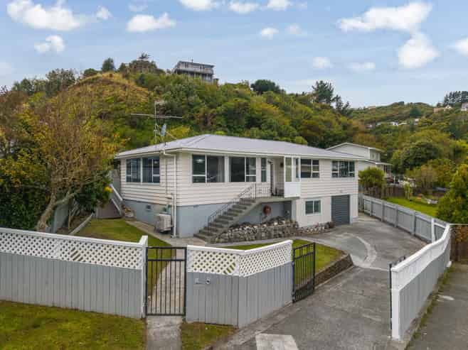 11 Tweed Road, Papakowhai