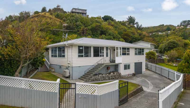 11 Tweed Road, Papakowhai