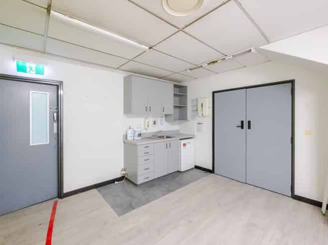 Busy health precinct - 110sqm for lease