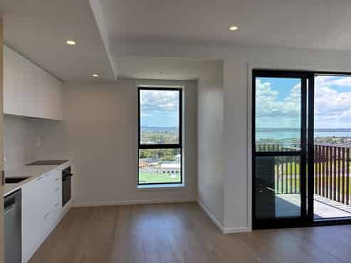 902/2B Te Ara Taurapa, Point Chevalier