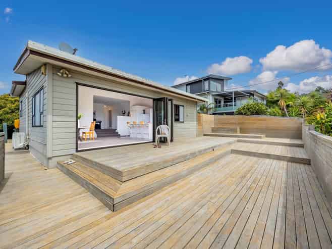 517 Whangaparoa Road, Whangaparaoa