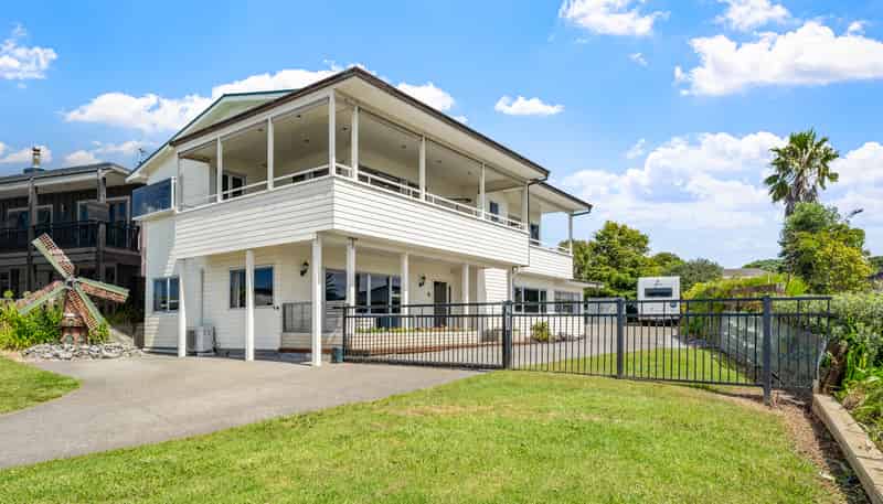 12 Rishworth Avenue, Stanmore Bay