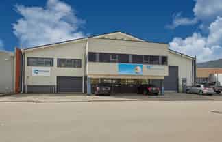 Large Industrial, Drive Through Capability