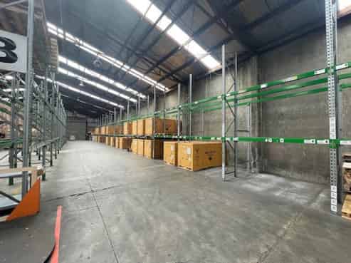 Large Industrial, Drive Through Capability