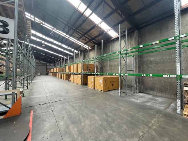 Large Industrial, Drive Through Capability