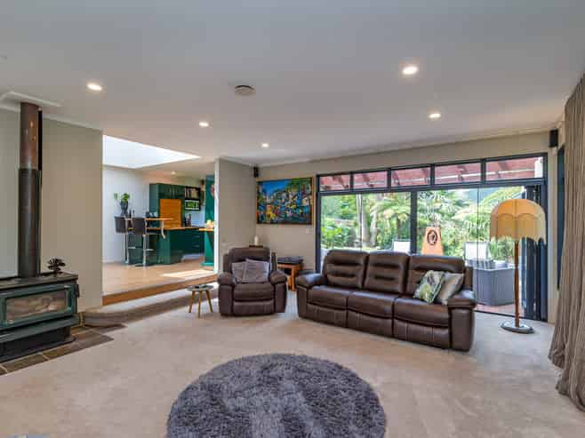 28 Wallace Loop Road, Levin