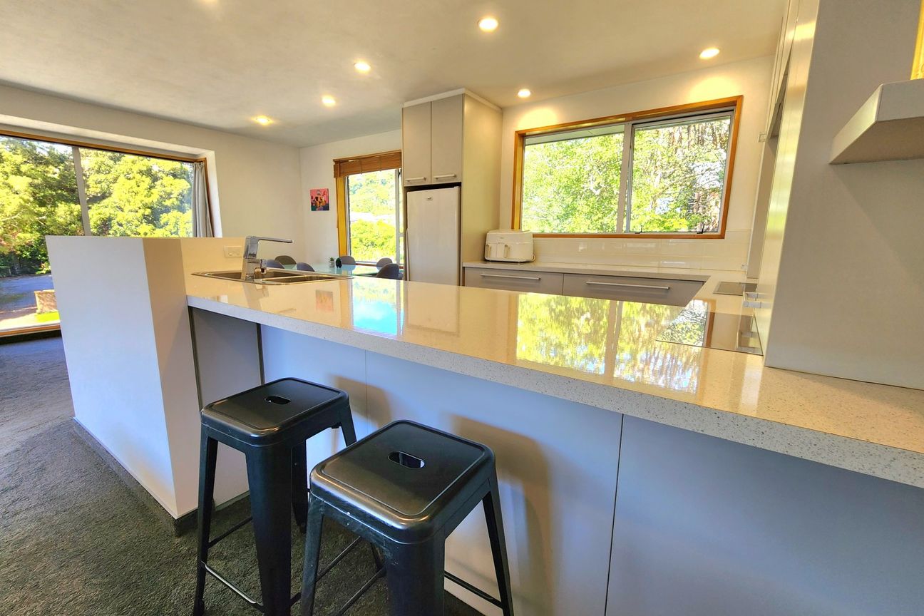 Native outlook, solid home - Meer