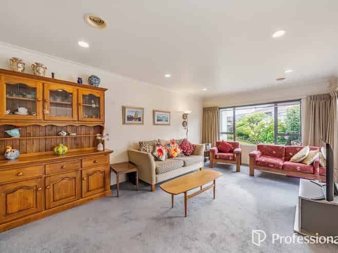 11 Mabey Road, Avalon