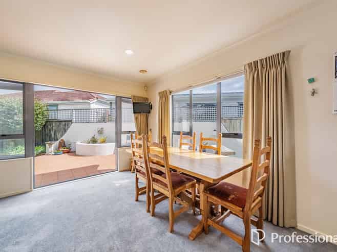 11 Mabey Road, Avalon