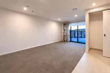 209/6 Waikumete Road, Glen Eden