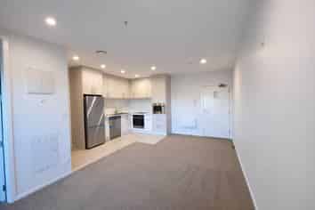 209/6 Waikumete Road, Glen Eden