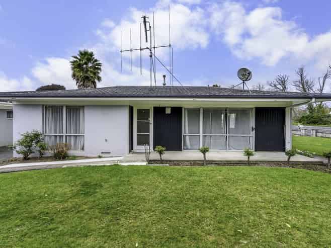 624 River Road, Chartwell