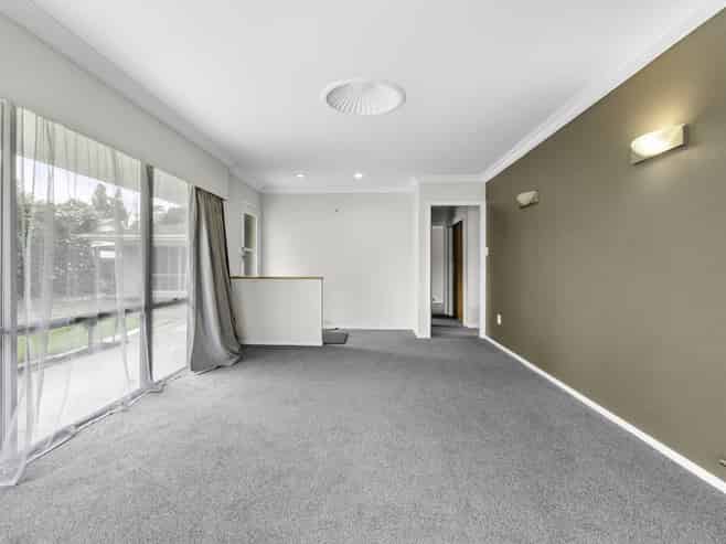 624 River Road, Chartwell