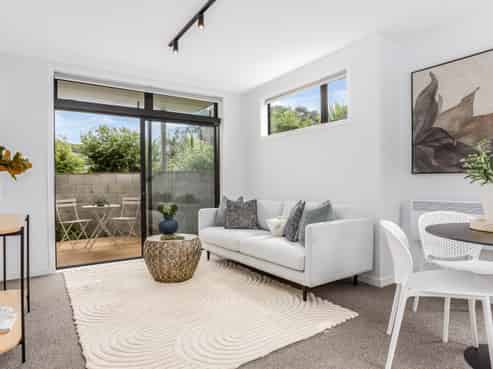 1/2 Hindmarsh Street, Johnsonville