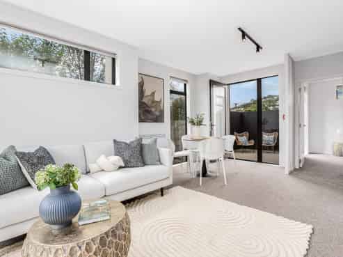 1/2 Hindmarsh Street, Johnsonville