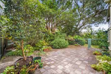 12 Bridge View Road, Birkenhead