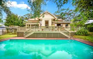 12 Bridge View Road, Birkenhead