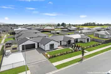 13 Rosalind Avenue, Darfield