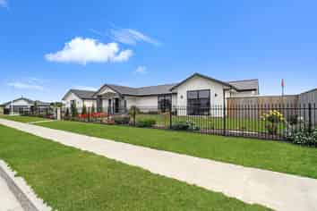 13 Rosalind Avenue, Darfield