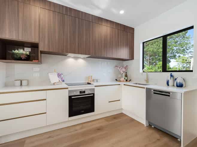 2/140 Edgewater Drive, Pakuranga