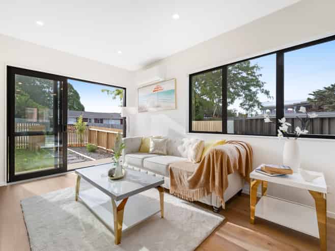 2/140 Edgewater Drive, Pakuranga