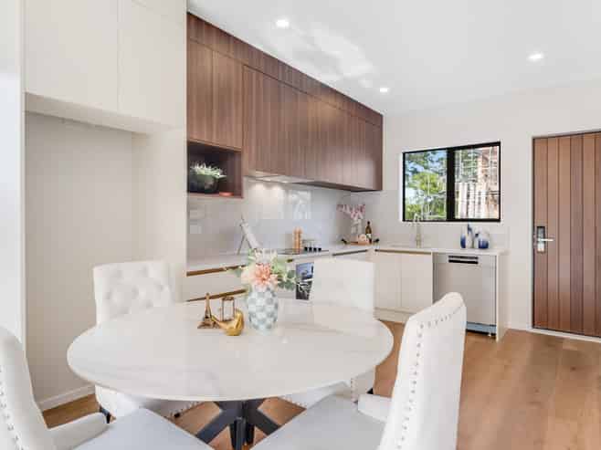 2/140 Edgewater Drive, Pakuranga