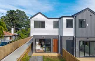 2/140 Edgewater Drive, Pakuranga