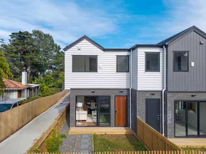 2/140 Edgewater Drive, Pakuranga