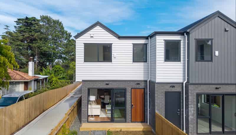 2/140 Edgewater Drive, Pakuranga